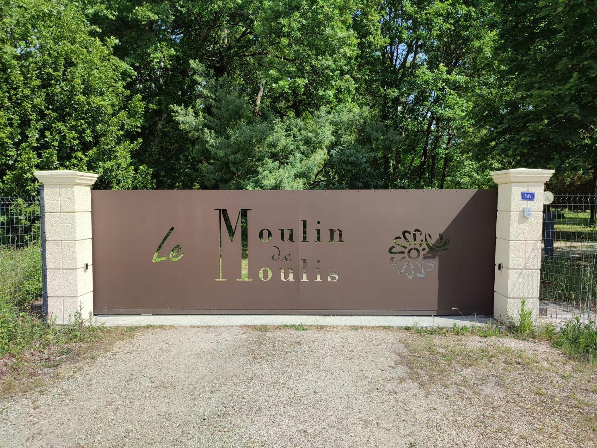 Chambre D'Hotes Le Moulin De Moulis Exterior photo