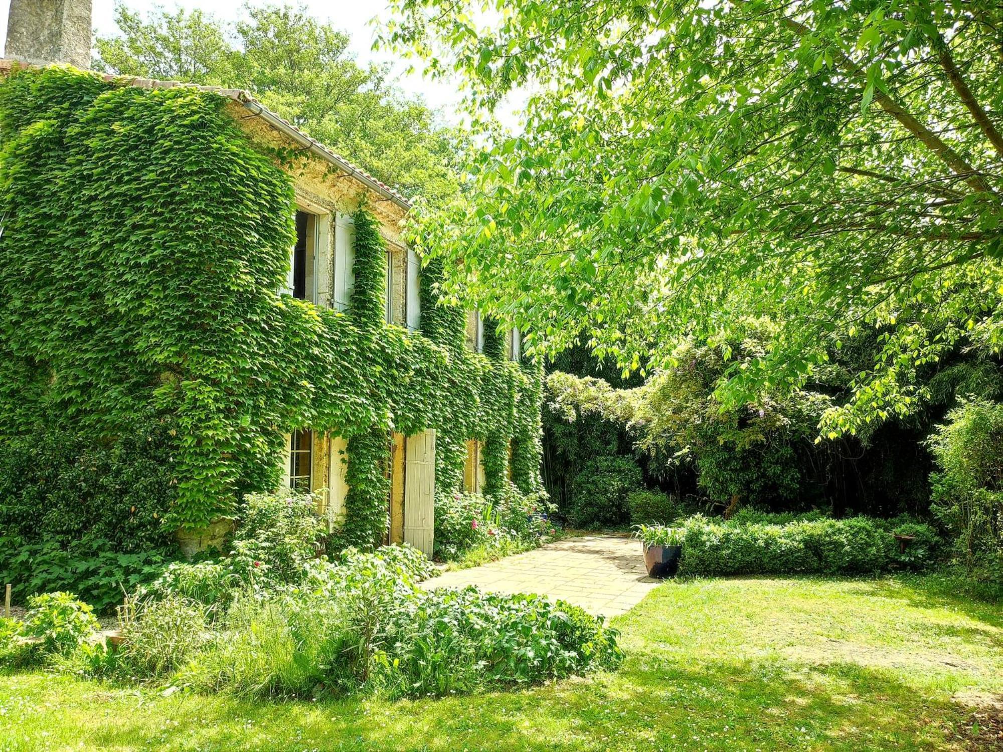 Chambre D'Hotes Le Moulin De Moulis Exterior photo